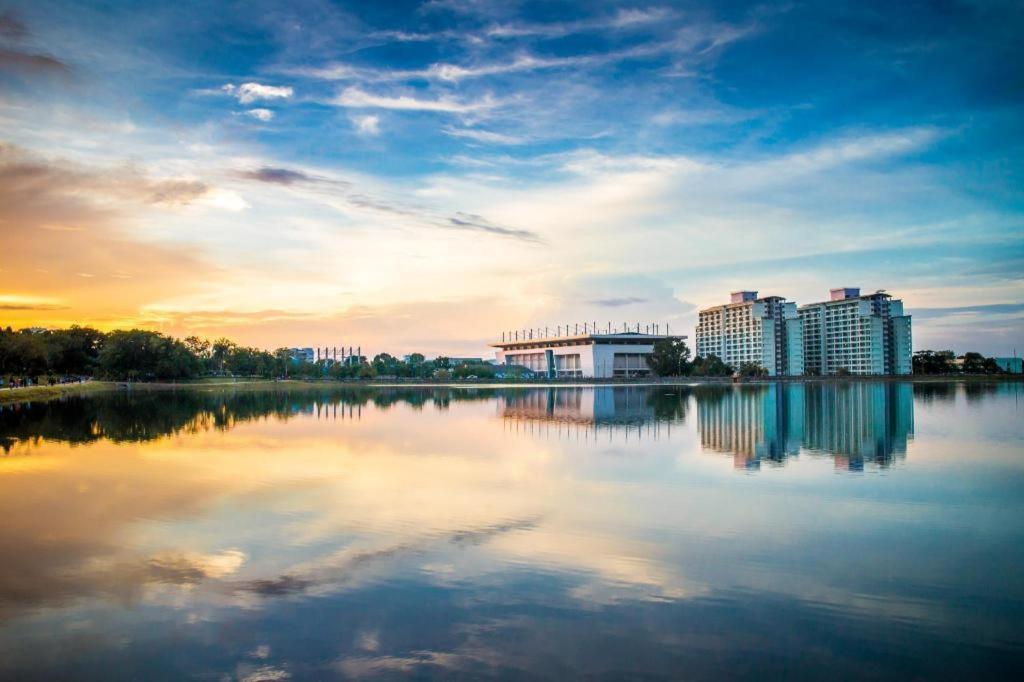 Sakura Hotel Хатъяй Экстерьер фото