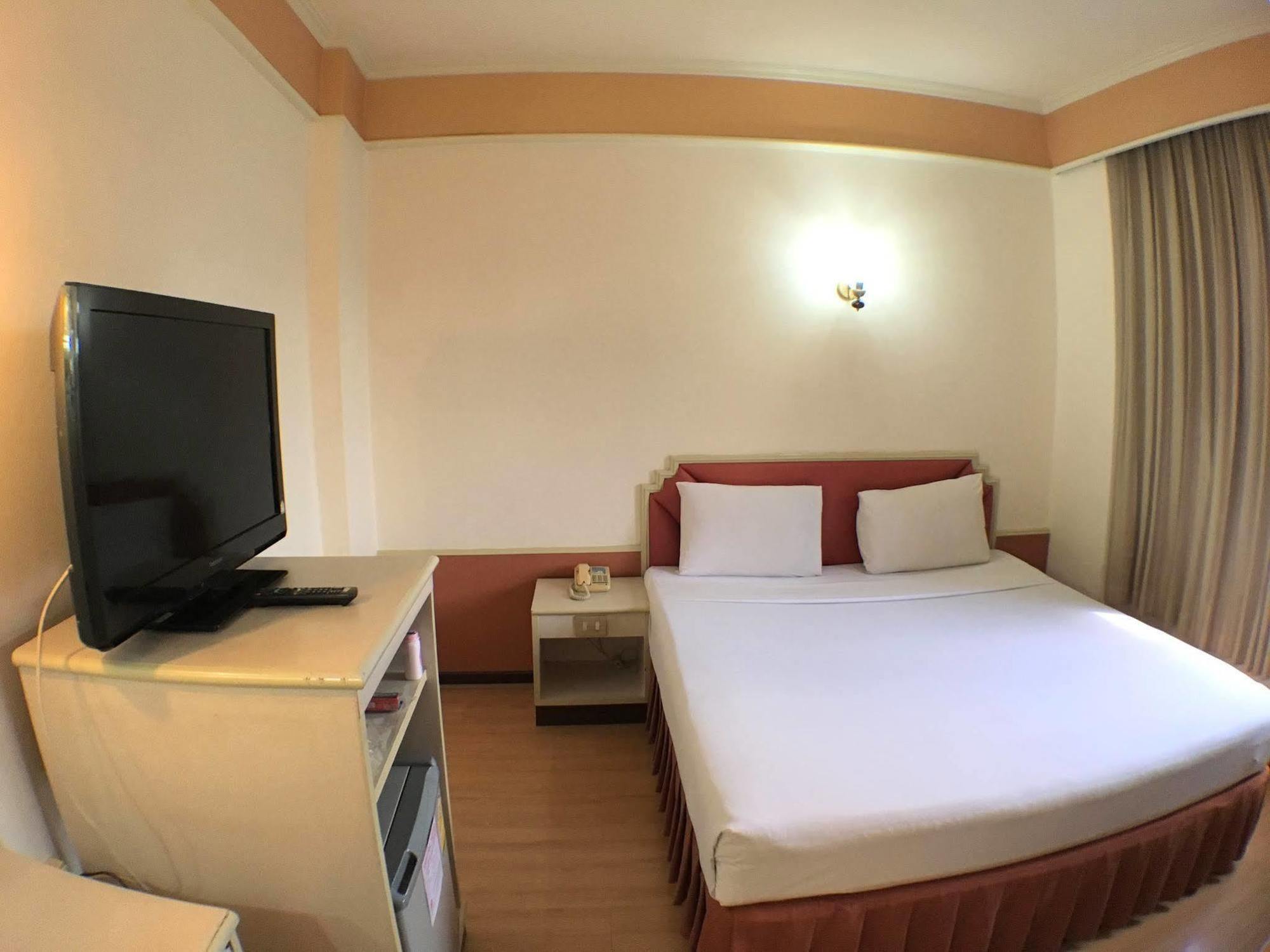 Sakura Hotel Хатъяй Экстерьер фото